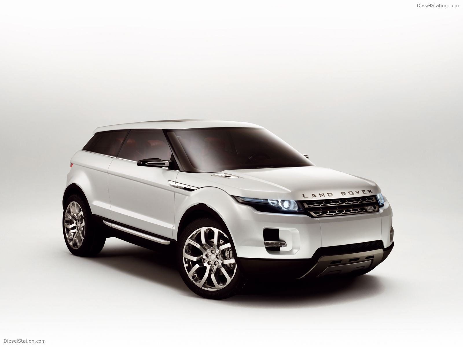 Land Rover LRX Hybrid Concept Car Images